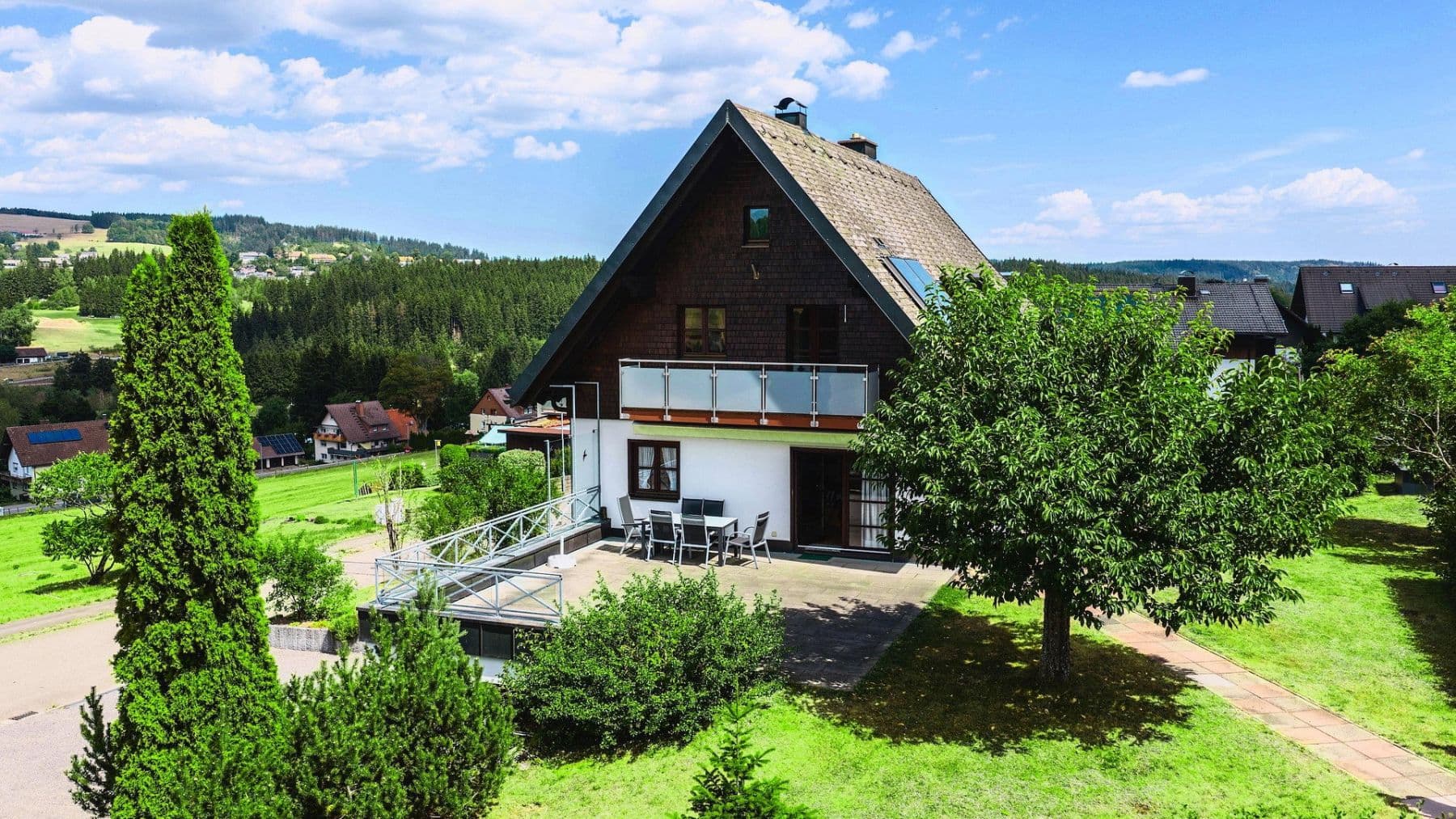 Prodej domu 187 m², pozemek 914 m², Lenzkirch, Bádensko-Württembersko Prodej domu 187 m², pozemek 914 m², Lenzkirch, Bádensko-Württembersko