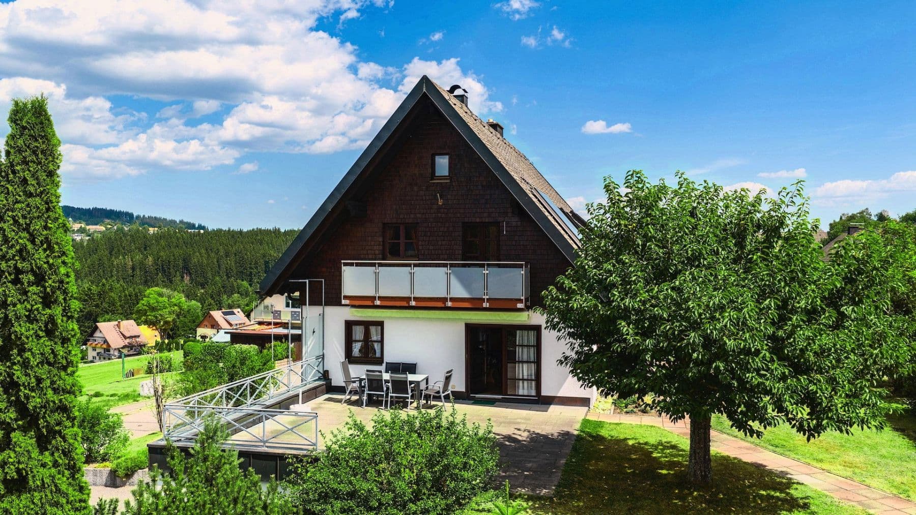 Prodej domu 187 m², pozemek 914 m², Lenzkirch, Bádensko-Württembersko Prodej domu 187 m², pozemek 914 m², Lenzkirch, Bádensko-Württembersko