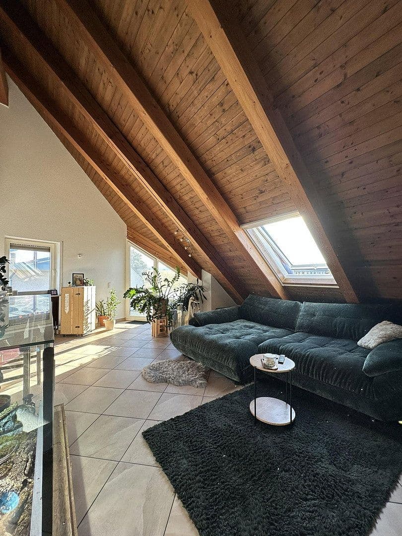 Pronájem bytu 2+1 77 m², Traubenstraße 27, Weinstadt, Bádensko-Württembersko Pronájem bytu 2+1 77 m², Traubenstraße 27, Weinstadt, Bádensko-Württembersko