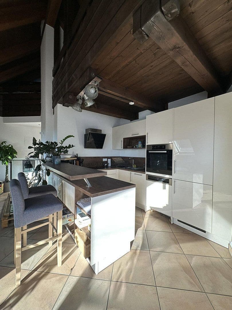 Pronájem bytu 2+1 77 m², Traubenstraße 27, Weinstadt, Bádensko-Württembersko Pronájem bytu 2+1 77 m², Traubenstraße 27, Weinstadt, Bádensko-Württembersko