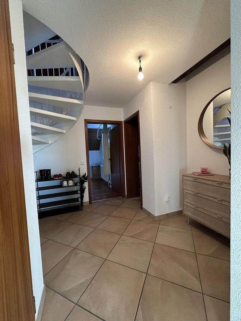Pronájem bytu 2+1 77 m², Traubenstraße 27, Weinstadt, Bádensko-Württembersko Pronájem bytu 2+1 77 m², Traubenstraße 27, Weinstadt, Bádensko-Württembersko