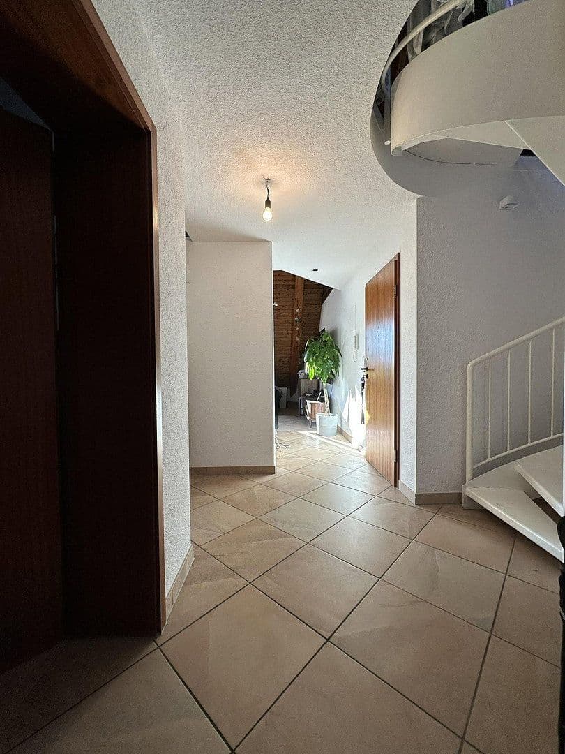 Pronájem bytu 2+1 77 m², Traubenstraße 27, Weinstadt, Bádensko-Württembersko Pronájem bytu 2+1 77 m², Traubenstraße 27, Weinstadt, Bádensko-Württembersko