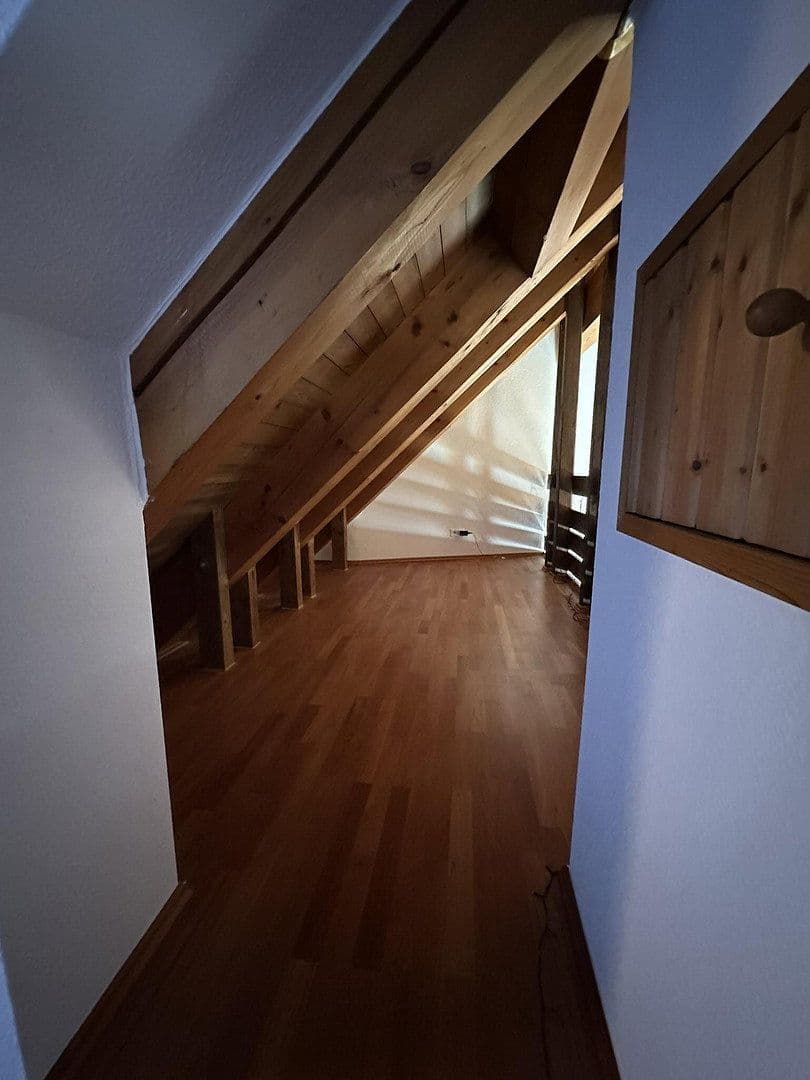 Pronájem bytu 2+1 77 m², Traubenstraße 27, Weinstadt, Bádensko-Württembersko Pronájem bytu 2+1 77 m², Traubenstraße 27, Weinstadt, Bádensko-Württembersko