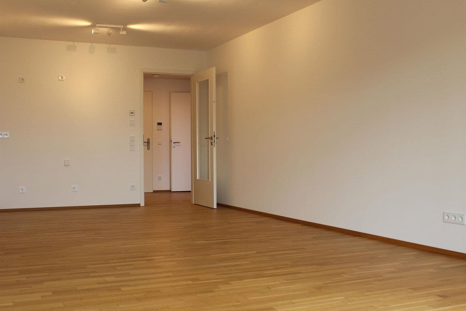 Pronájem bytu 2+1 68 m², Leipziger Str. 35 D, Dresden, Sasko Pronájem bytu 2+1 68 m², Leipziger Str. 35 D, Dresden, Sasko