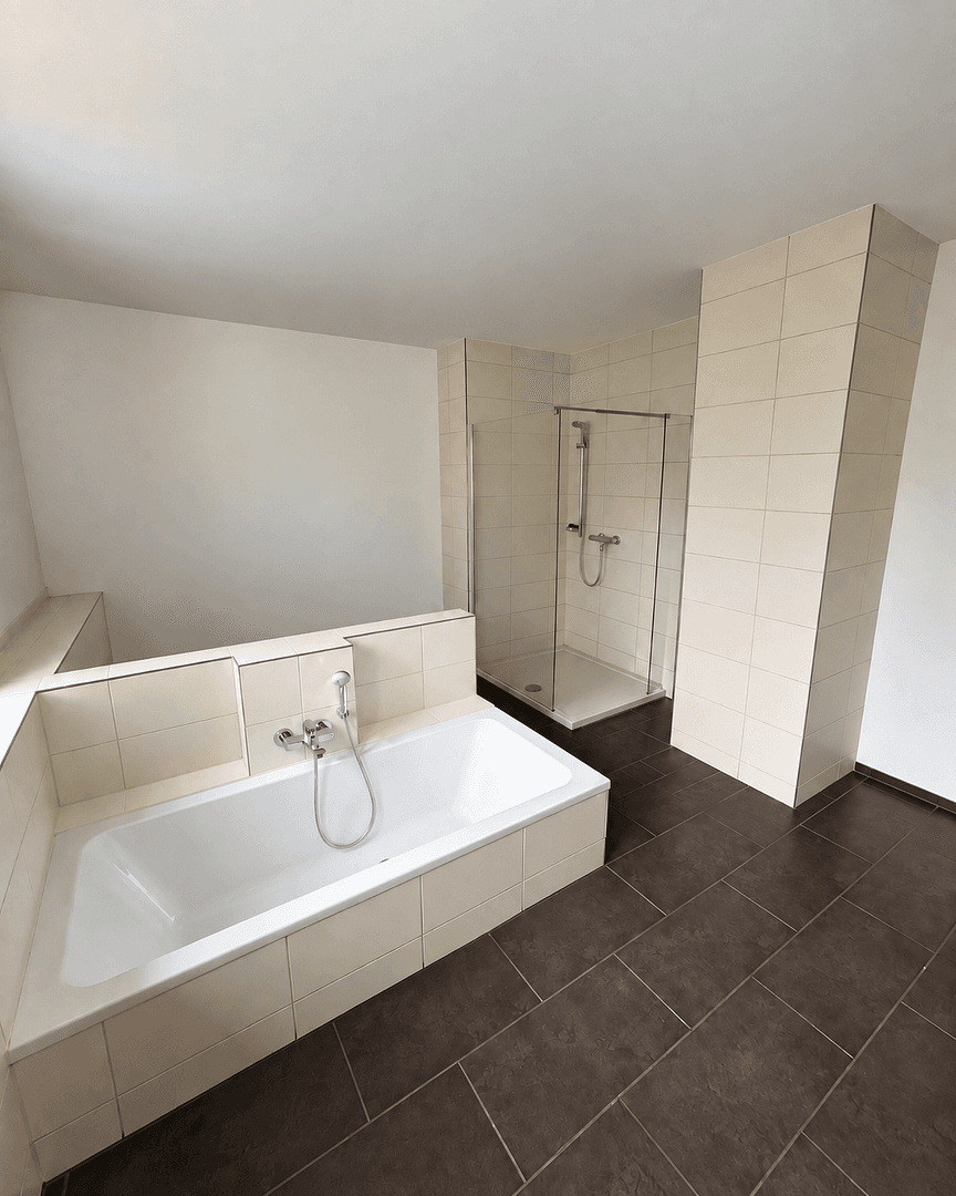 Pronájem bytu 4+1 135 m², Rudolfstraße 8, Chemnitz, Sasko Pronájem bytu 4+1 135 m², Rudolfstraße 8, Chemnitz, Sasko