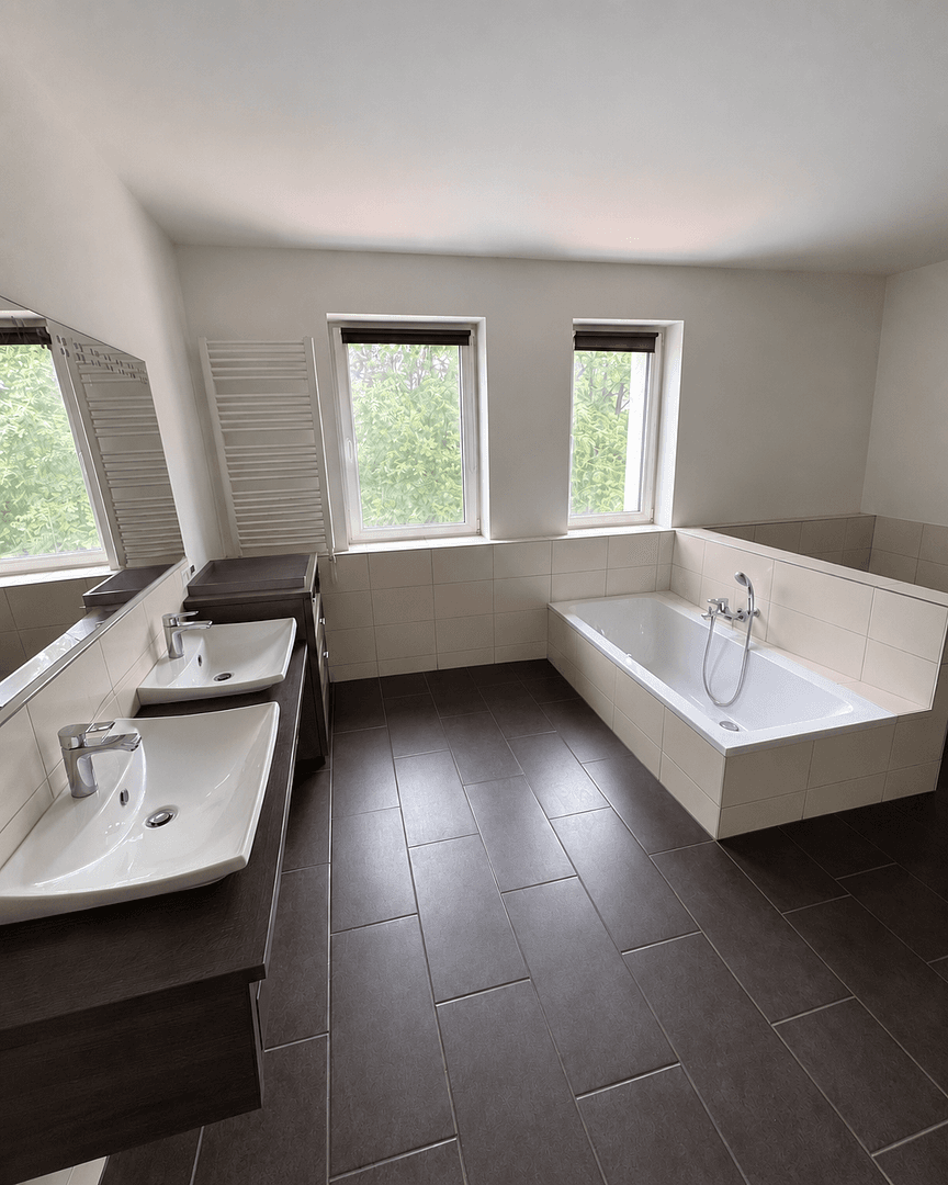 Pronájem bytu 4+1 135 m², Rudolfstraße 8, Chemnitz, Sasko Pronájem bytu 4+1 135 m², Rudolfstraße 8, Chemnitz, Sasko