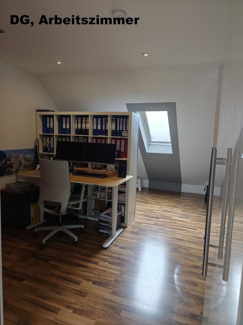 Prodej domu 157 m², pozemek 470 m², Ronsdorfer Str. 12a, Remscheid-Hasten, Severní Porýní-Vestfálsko Prodej domu 157 m², pozemek 470 m², Ronsdorfer Str. 12a, Remscheid-Hasten, Severní Porýní-Vestfálsko