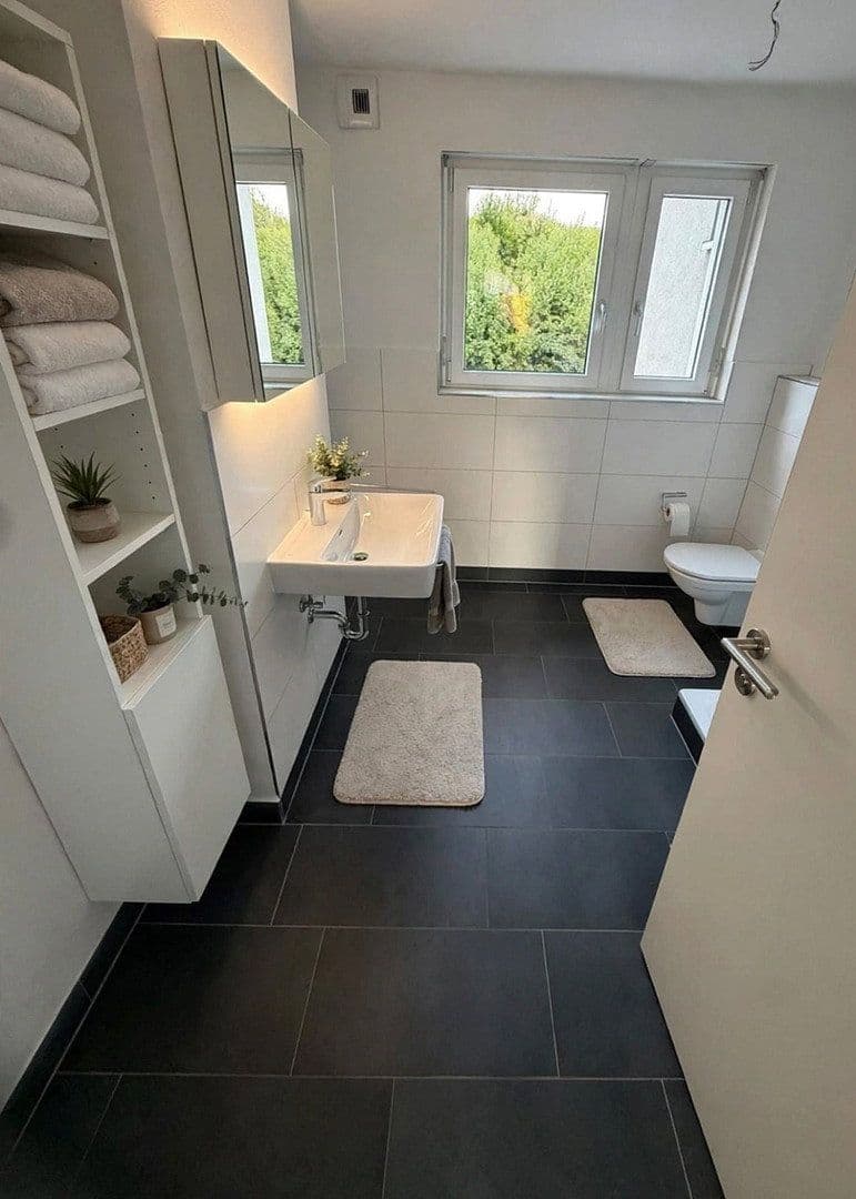 Prodej bytu 4+1 102 m², Leibnizweg 5, Lörrach, Bádensko-Württembersko Prodej bytu 4+1 102 m², Leibnizweg 5, Lörrach, Bádensko-Württembersko