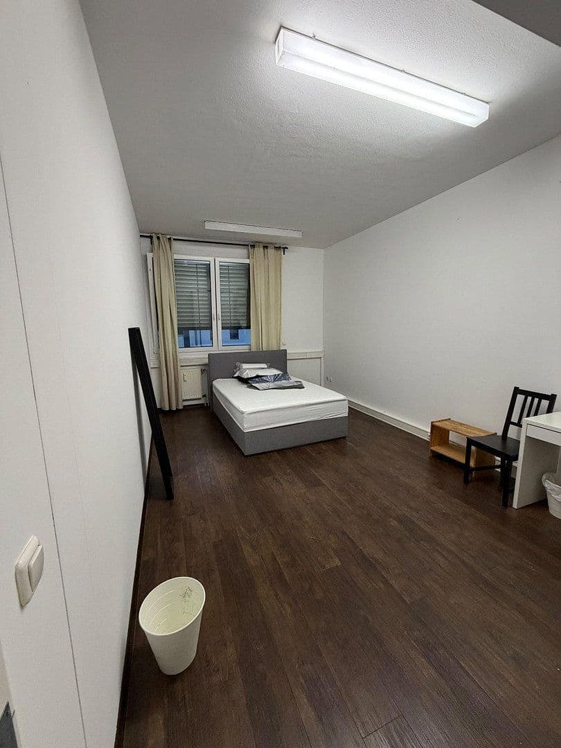 Pronájem bytu 1+1 18 m², Landsberger Str. 478, München/Pasing, Bavorsko Pronájem bytu 1+1 18 m², Landsberger Str. 478, München/Pasing, Bavorsko