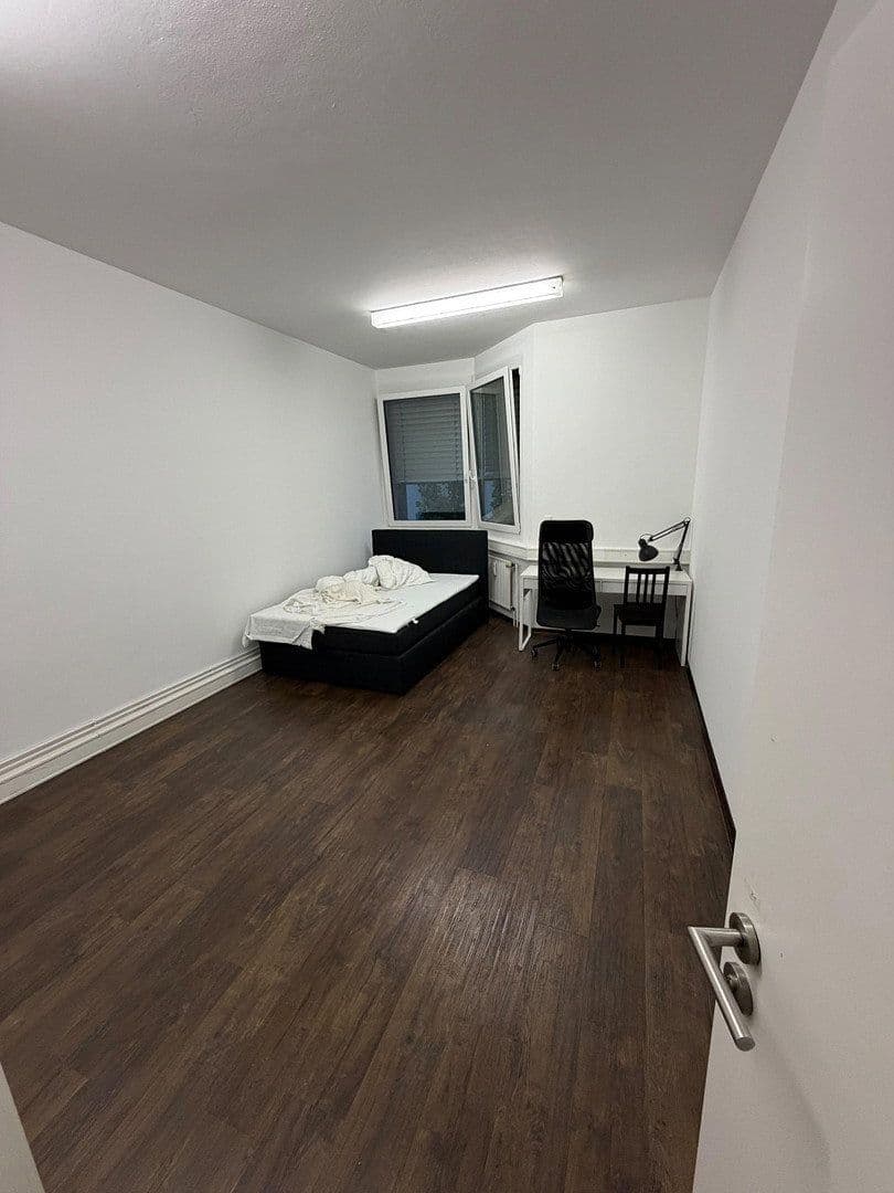 Pronájem bytu 1+1 18 m², Landsberger Str. 478, München/Pasing, Bavorsko Pronájem bytu 1+1 18 m², Landsberger Str. 478, München/Pasing, Bavorsko