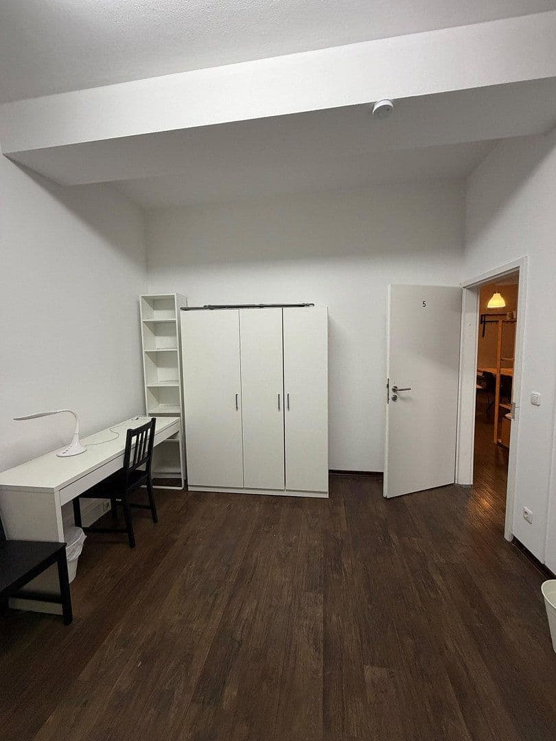 Pronájem bytu 1+1 18 m², Landsberger Str. 478, München/Pasing, Bavorsko Pronájem bytu 1+1 18 m², Landsberger Str. 478, München/Pasing, Bavorsko