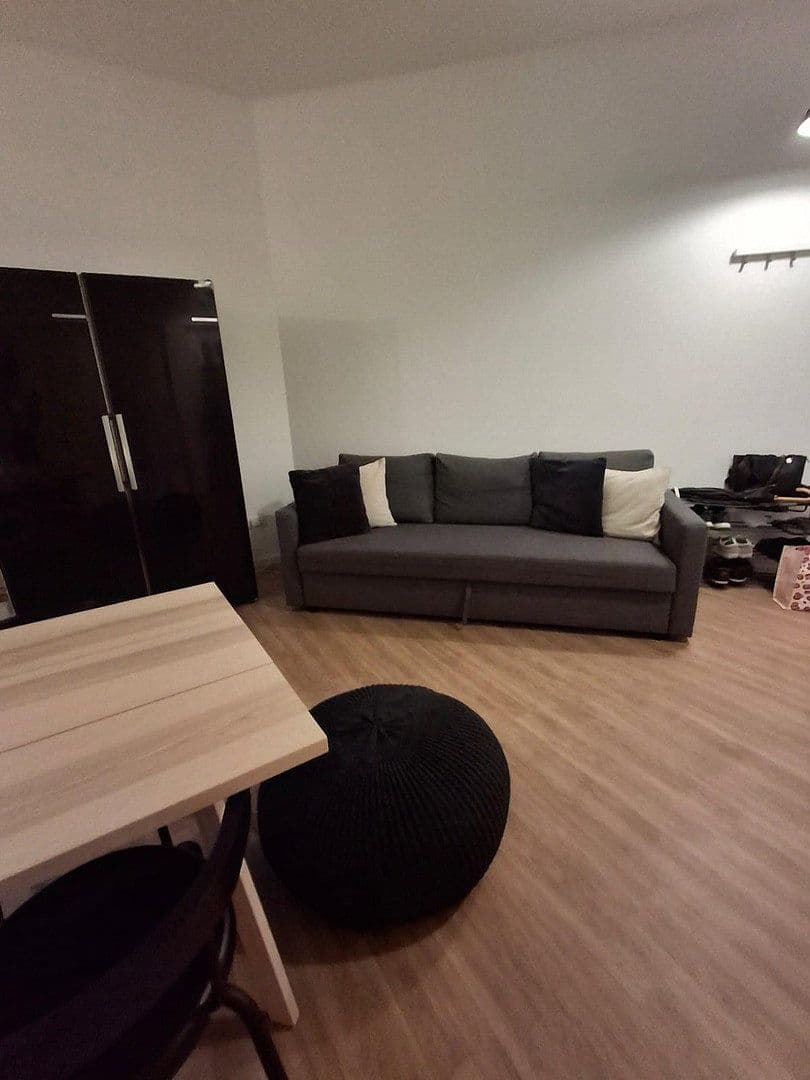 Pronájem bytu 1+1 18 m², Landsberger Str. 478, München/Pasing, Bavorsko Pronájem bytu 1+1 18 m², Landsberger Str. 478, München/Pasing, Bavorsko