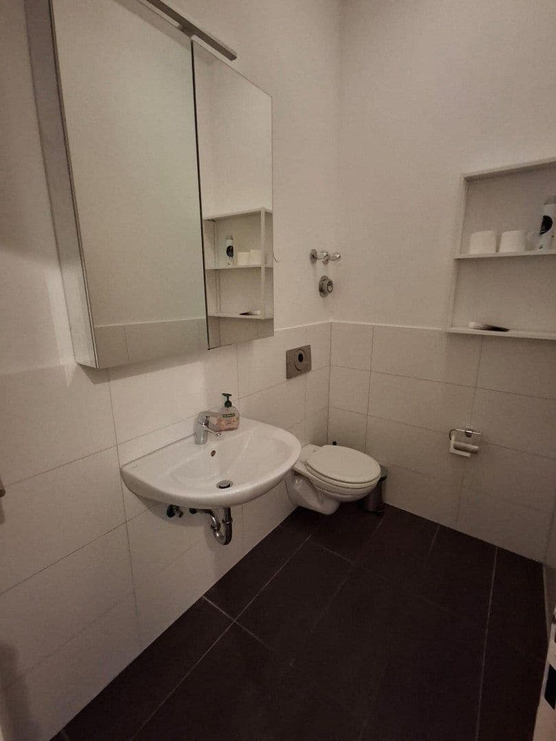 Pronájem bytu 1+1 18 m², Landsberger Str. 478, München/Pasing, Bavorsko Pronájem bytu 1+1 18 m², Landsberger Str. 478, München/Pasing, Bavorsko