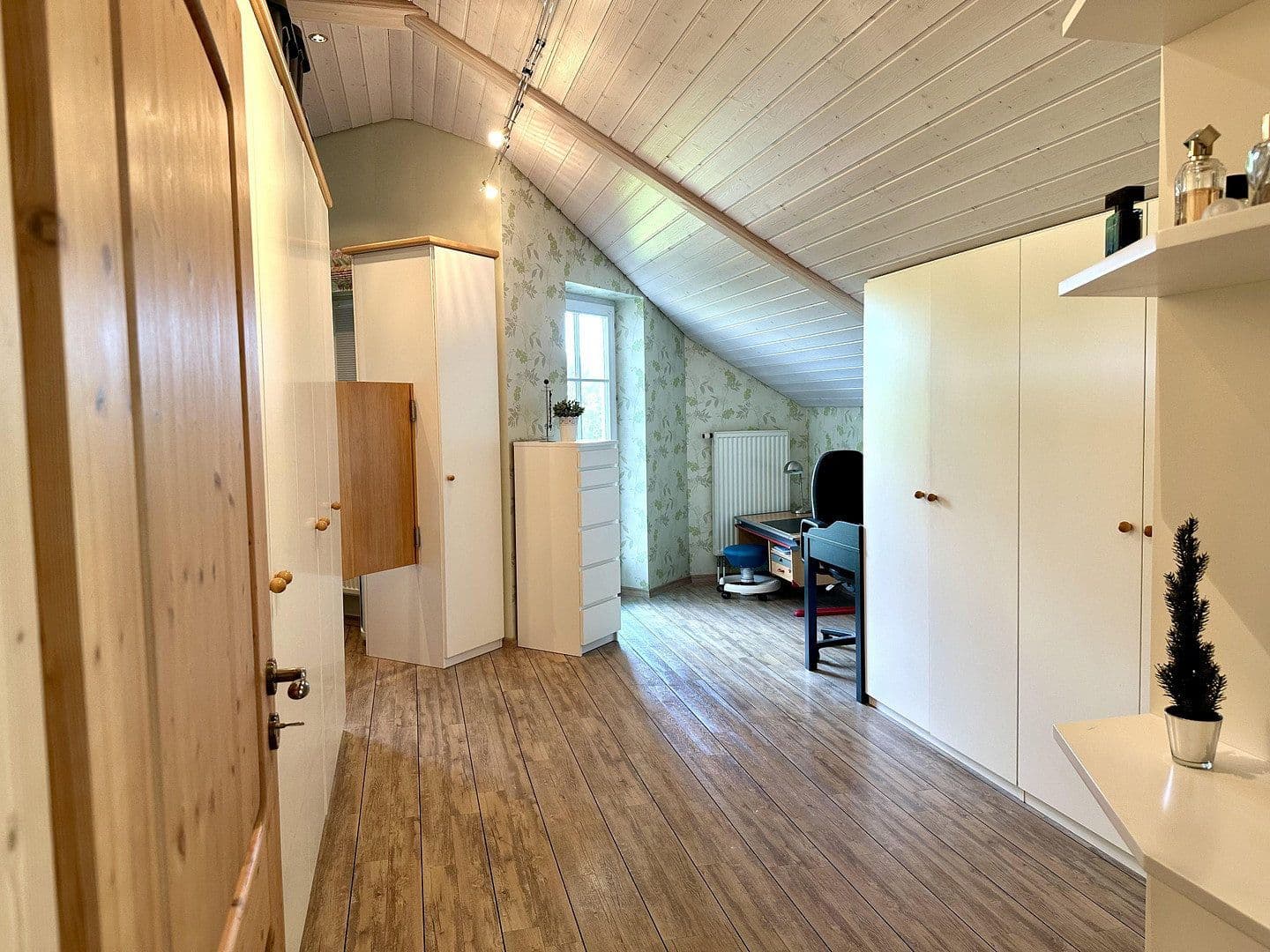Prodej domu 209 m², pozemek 1.097 m², Oberstadion, Bádensko-Württembersko Prodej domu 209 m², pozemek 1.097 m², Oberstadion, Bádensko-Württembersko