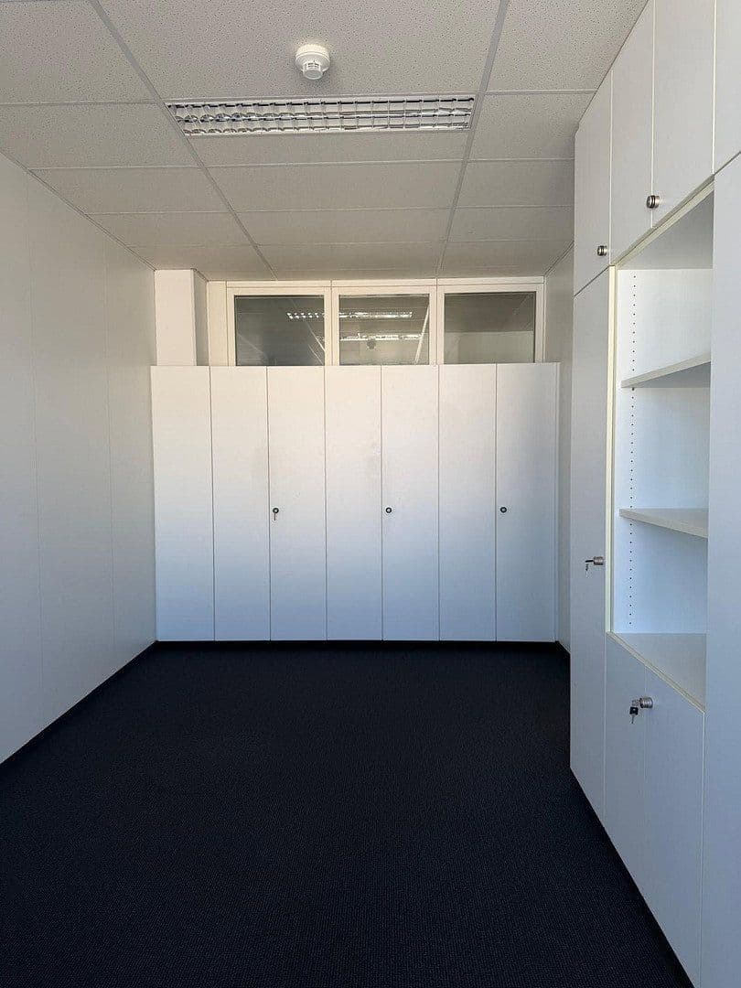 Pronájem kanceláře 270 m², Breitwiesenstraße 13, Stuttgart, Bádensko-Württembersko Pronájem kanceláře 270 m², Breitwiesenstraße 13, Stuttgart, Bádensko-Württembersko