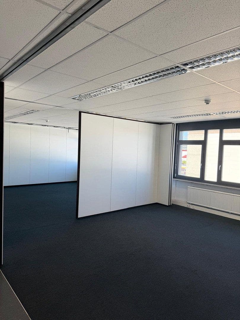 Pronájem kanceláře 270 m², Breitwiesenstraße 13, Stuttgart, Bádensko-Württembersko Pronájem kanceláře 270 m², Breitwiesenstraße 13, Stuttgart, Bádensko-Württembersko