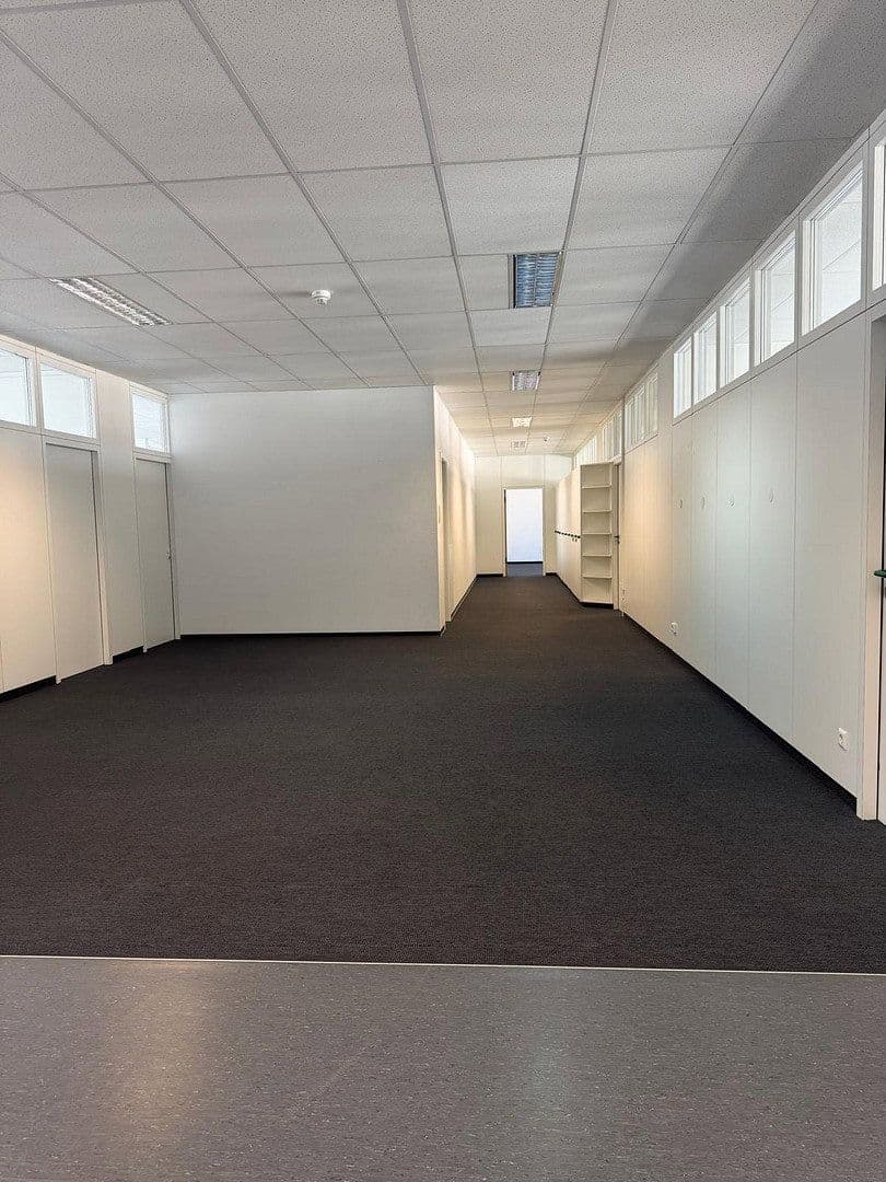 Pronájem kanceláře 270 m², Breitwiesenstraße 13, Stuttgart, Bádensko-Württembersko Pronájem kanceláře 270 m², Breitwiesenstraße 13, Stuttgart, Bádensko-Württembersko