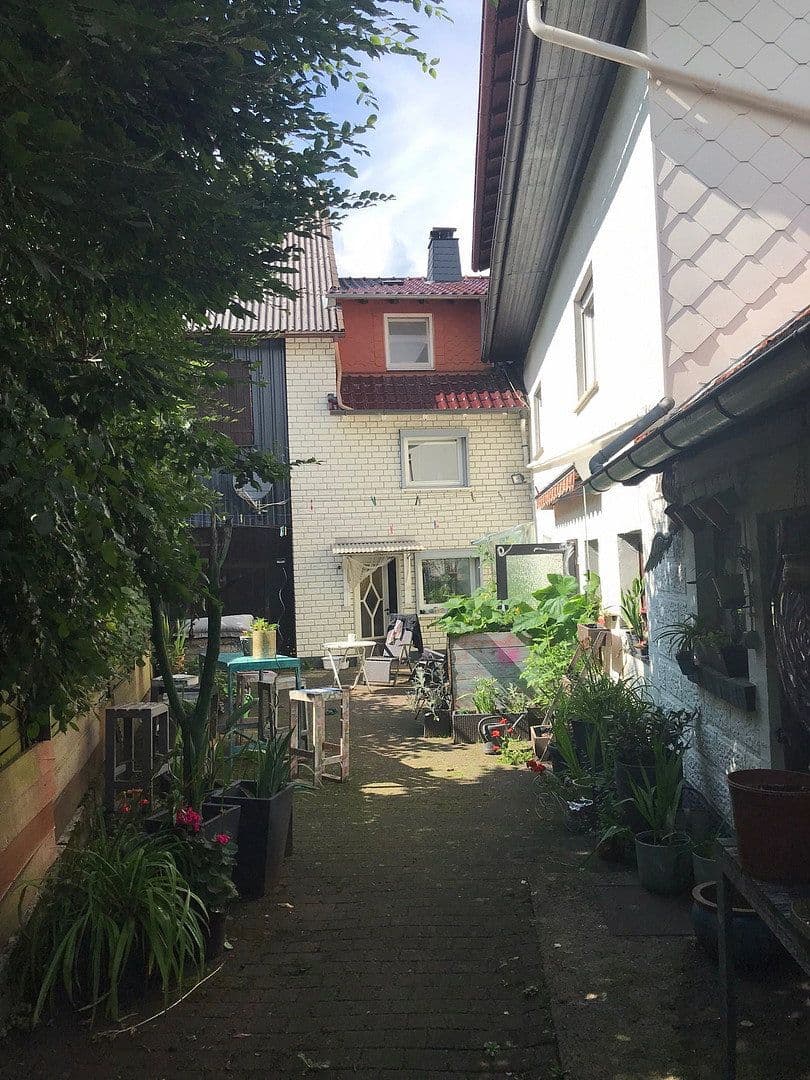 Prodej domu 400 m², pozemek 1.980 m², Vogelsbergstrasse, 48, Ulrichstein, Hessen Prodej domu 400 m², pozemek 1.980 m², Vogelsbergstrasse, 48, Ulrichstein, Hessen