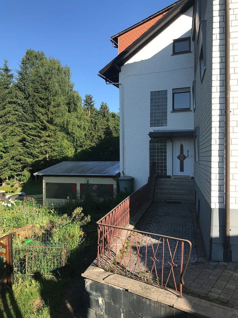 Prodej domu 400 m², pozemek 1.980 m², Vogelsbergstrasse, 48, Ulrichstein, Hessen Prodej domu 400 m², pozemek 1.980 m², Vogelsbergstrasse, 48, Ulrichstein, Hessen