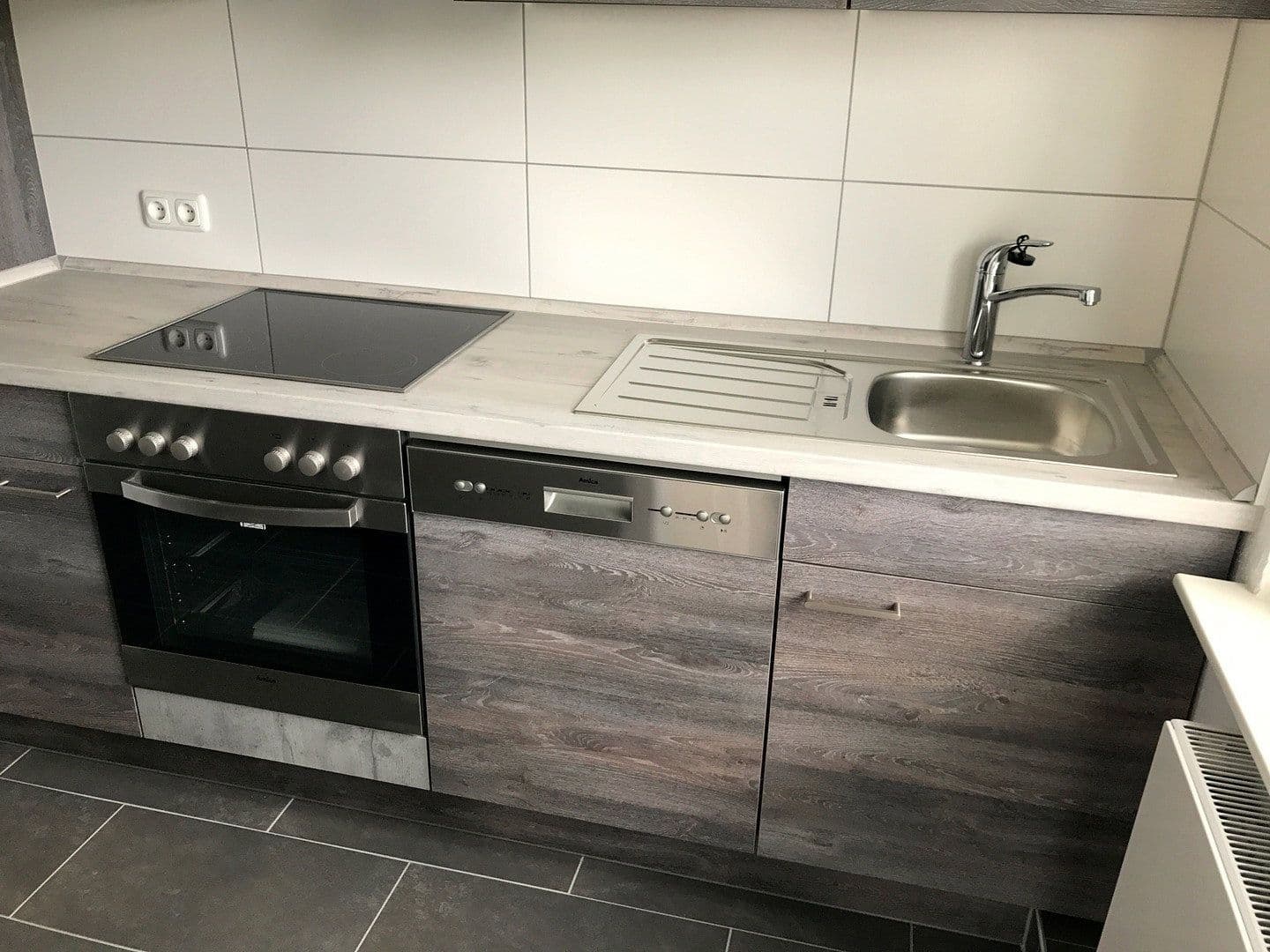Pronájem bytu 3+1 65 m², Brunnenstr, 64, Koblenz - Stolzenfels Kripp, Porýní-Falc Pronájem bytu 3+1 65 m², Brunnenstr, 64, Koblenz - Stolzenfels Kripp, Porýní-Falc