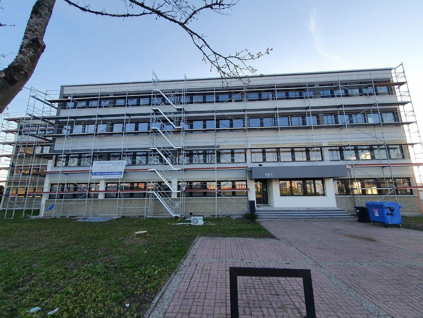 Pronájem nebytového prostoru 65.000 m², Pirmasens, Porýní-Falc Pronájem nebytového prostoru 65.000 m², Pirmasens, Porýní-Falc