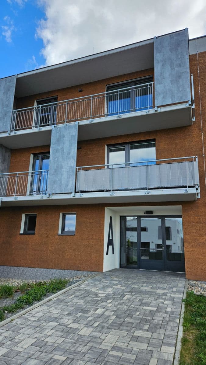 Pronájem bytu 2+kk 64 m², Generála Sedláčka, Brandýs nad Labem-Stará Boleslav, Středočeský kraj Pronájem bytu 2+kk 64 m², Generála Sedláčka, Brandýs nad Labem-Stará Boleslav, Středočeský kraj