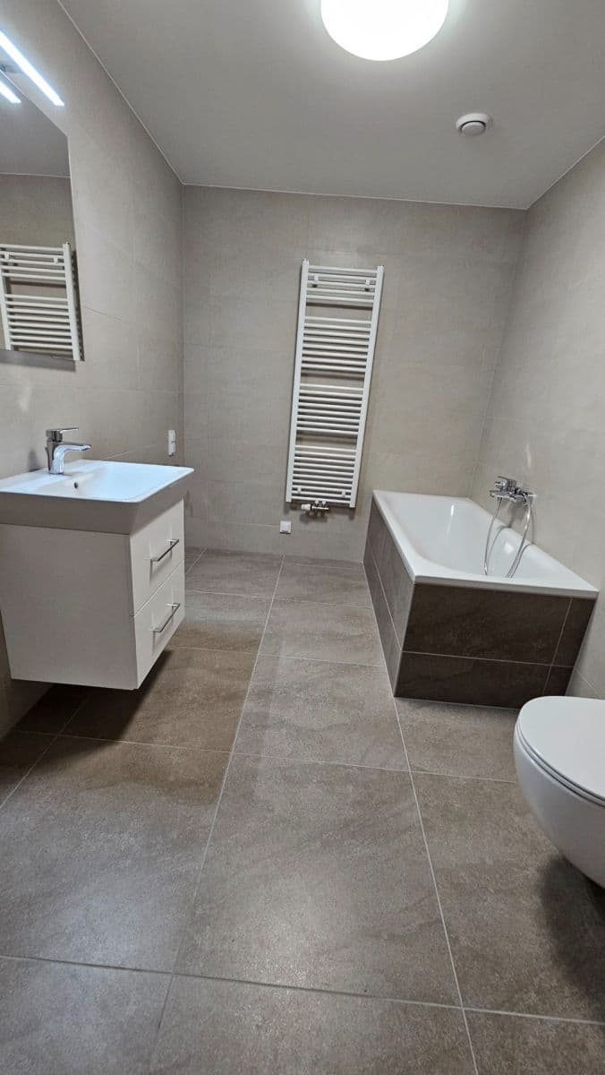 Pronájem bytu 2+kk 64 m², Generála Sedláčka, Brandýs nad Labem-Stará Boleslav, Středočeský kraj Pronájem bytu 2+kk 64 m², Generála Sedláčka, Brandýs nad Labem-Stará Boleslav, Středočeský kraj
