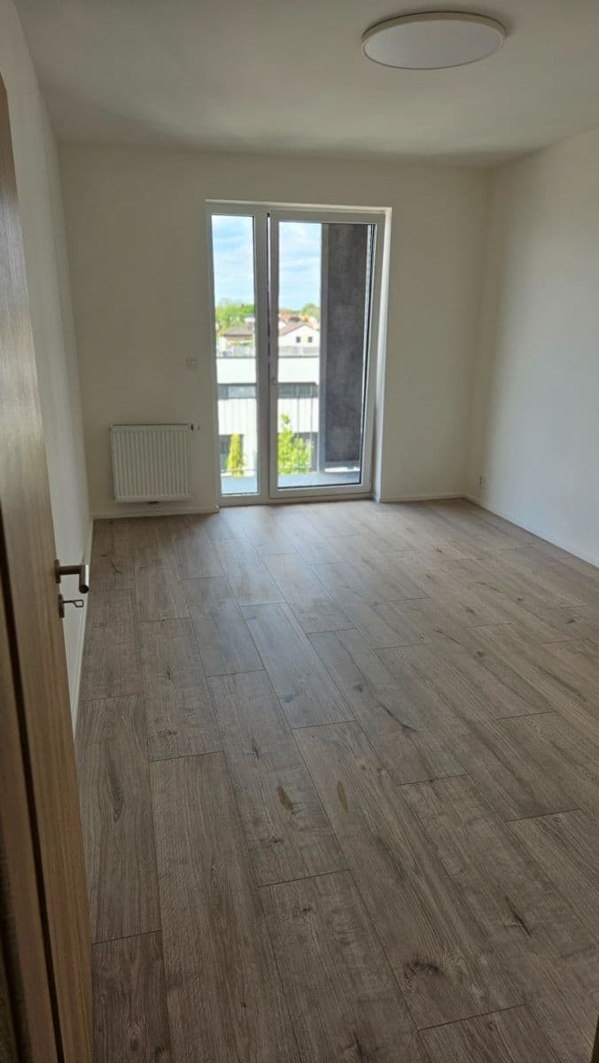 Pronájem bytu 2+kk 64 m², Generála Sedláčka, Brandýs nad Labem-Stará Boleslav, Středočeský kraj Pronájem bytu 2+kk 64 m², Generála Sedláčka, Brandýs nad Labem-Stará Boleslav, Středočeský kraj