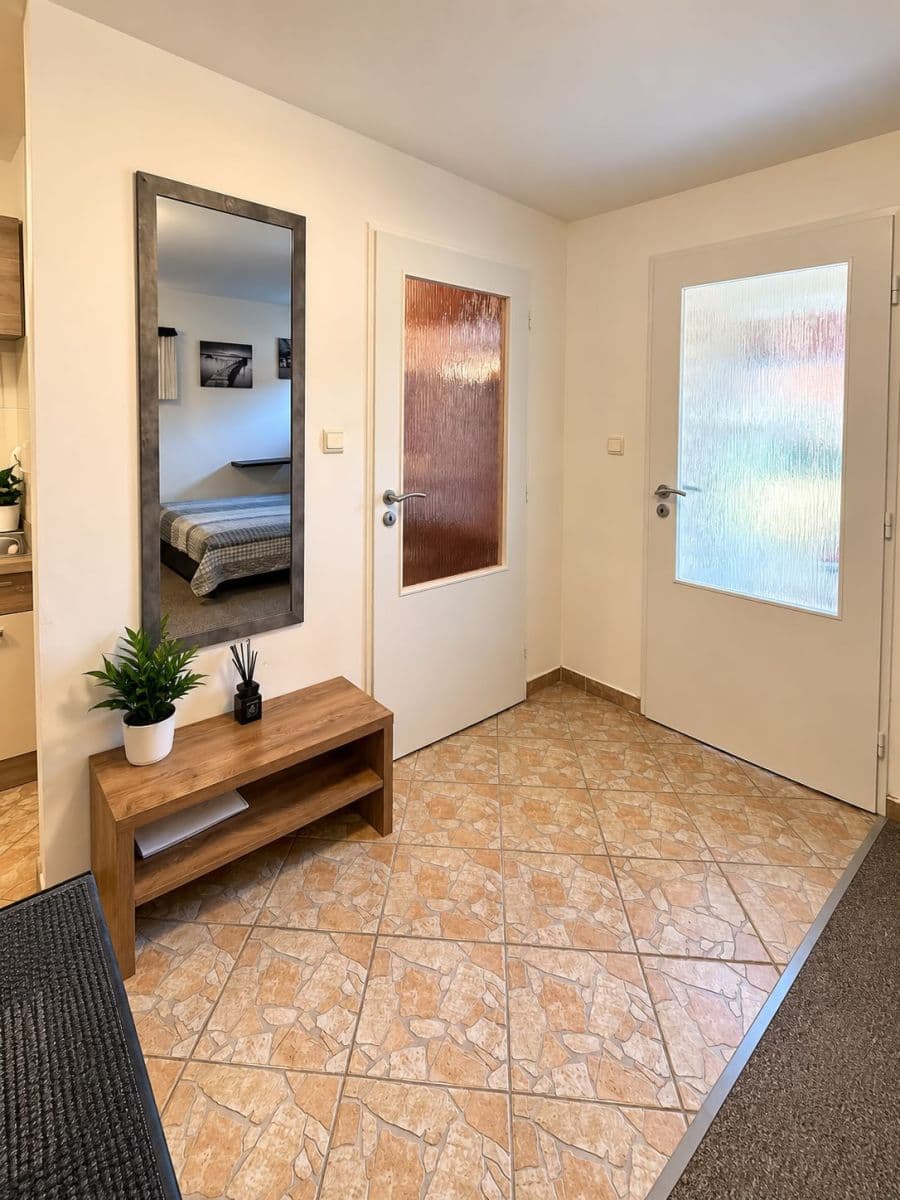 Pronájem bytu 1+kk 30 m², Za Šmatlíkem, Praha, Praha Pronájem bytu 1+kk 30 m², Za Šmatlíkem, Praha, Praha