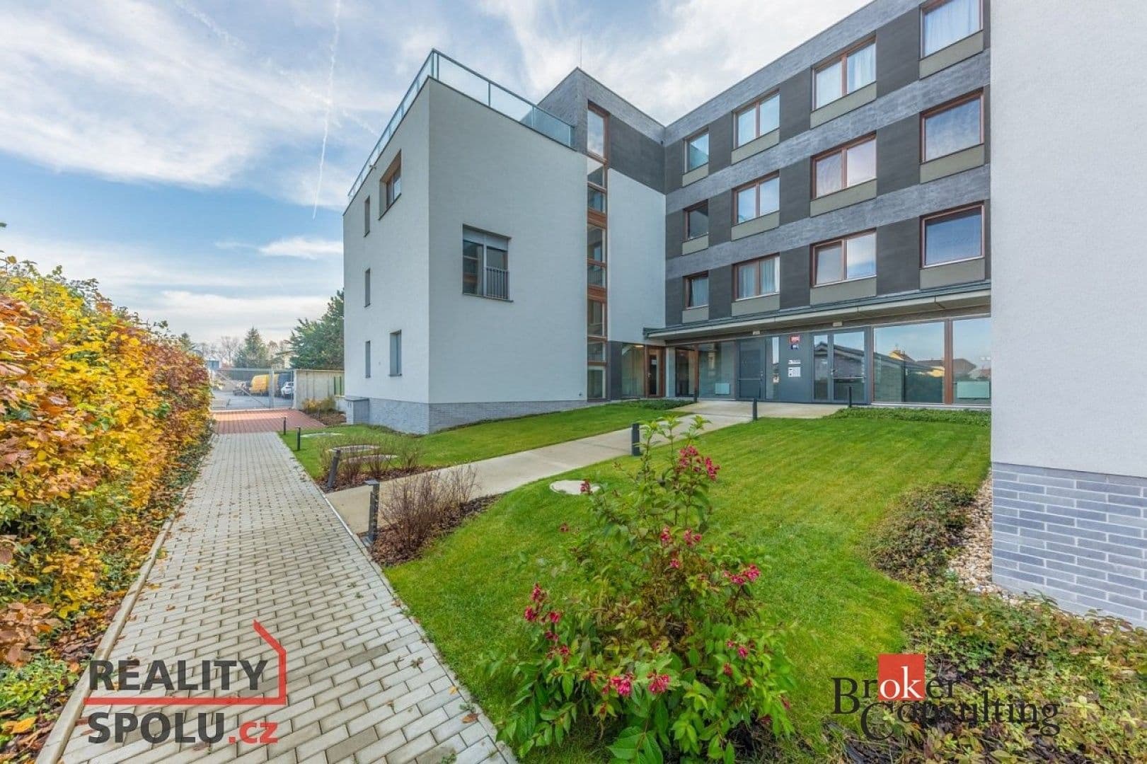 Pronájem garáže 12 m², Ústecká, Praha, Praha Pronájem garáže 12 m², Ústecká, Praha, Praha