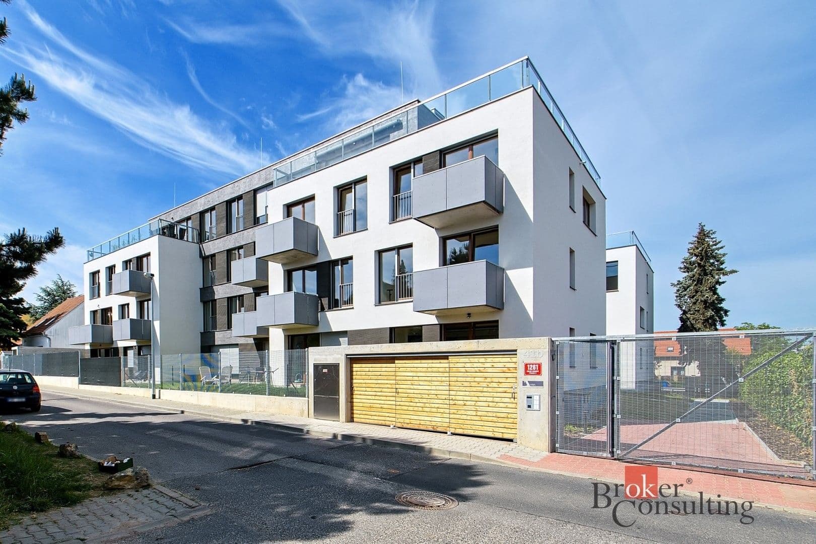 Pronájem garáže 12 m², Ústecká, Praha, Praha Pronájem garáže 12 m², Ústecká, Praha, Praha