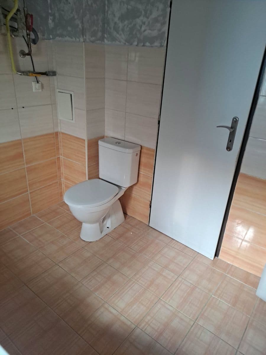 Pronájem bytu 2+1 60 m², Husova, Třeboň, Jihočeský kraj Pronájem bytu 2+1 60 m², Husova, Třeboň, Jihočeský kraj