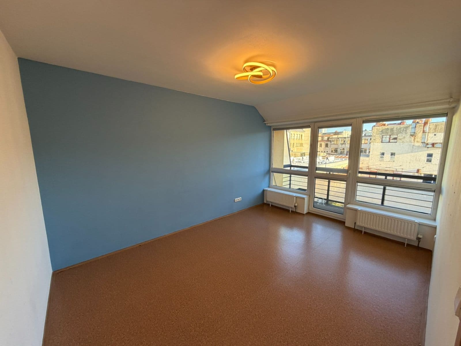 Pronájem bytu 4+kk 100 m², Chlumova, Jihlava, Kraj Vysočina Pronájem bytu 4+kk 100 m², Chlumova, Jihlava, Kraj Vysočina