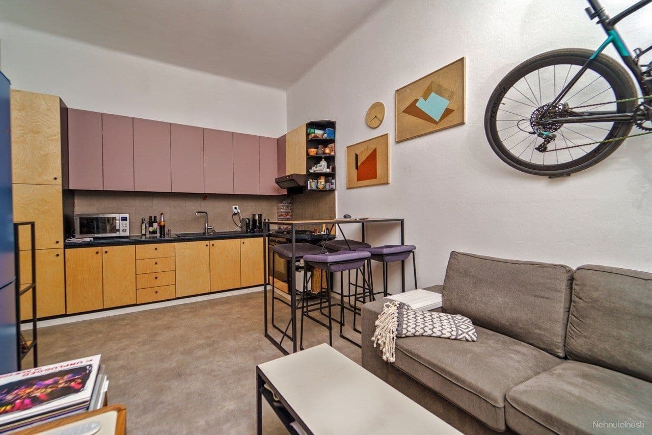 Pronájem bytu 2+1 63 m², Republiky, Žilina, Žilinský kraj Pronájem bytu 2+1 63 m², Republiky, Žilina, Žilinský kraj