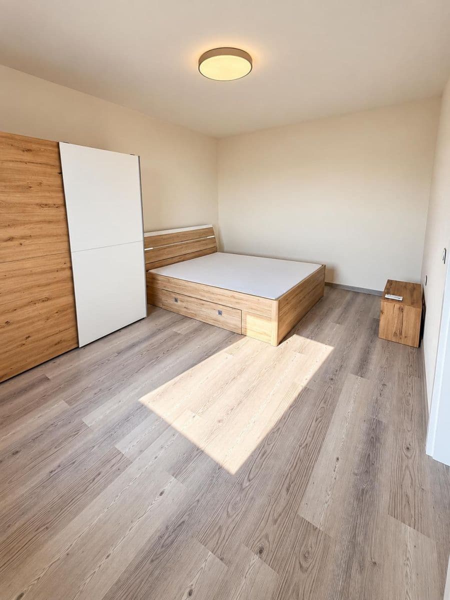 Pronájem bytu 2+kk 36 m², Železničářská, Česká Lípa, Liberecký kraj Pronájem bytu 2+kk 36 m², Železničářská, Česká Lípa, Liberecký kraj