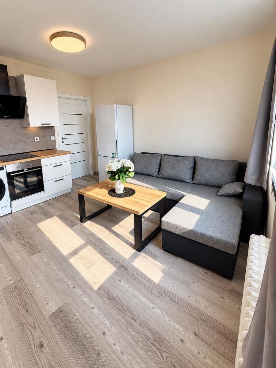 Pronájem bytu 2+kk 36 m², Železničářská, Česká Lípa, Liberecký kraj Pronájem bytu 2+kk 36 m², Železničářská, Česká Lípa, Liberecký kraj