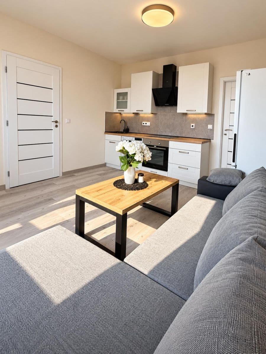 Pronájem bytu 2+kk 36 m², Železničářská, Česká Lípa, Liberecký kraj Pronájem bytu 2+kk 36 m², Železničářská, Česká Lípa, Liberecký kraj