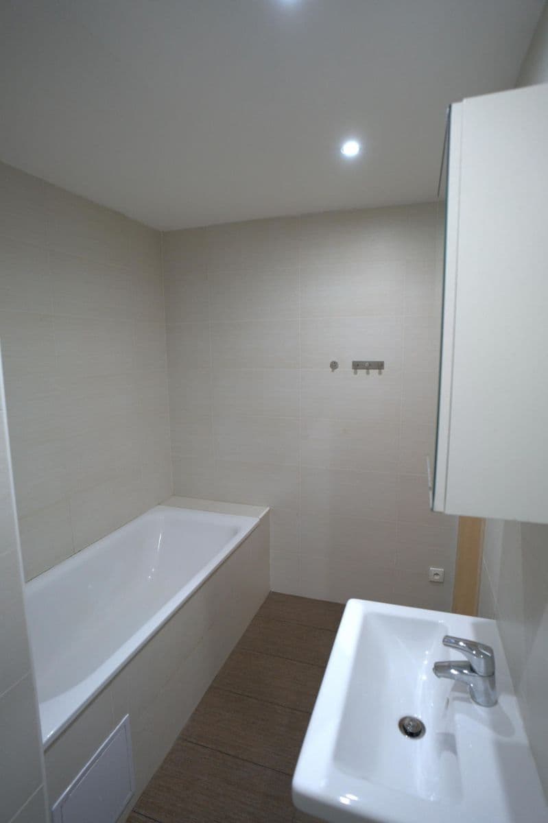 Pronájem bytu 3+1 80 m², Zrzavého, Praha, Praha Pronájem bytu 3+1 80 m², Zrzavého, Praha, Praha