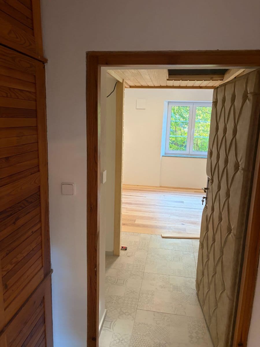 Pronájem bytu 3+1 75 m², Krhanice, Středočeský kraj Pronájem bytu 3+1 75 m², Krhanice, Středočeský kraj
