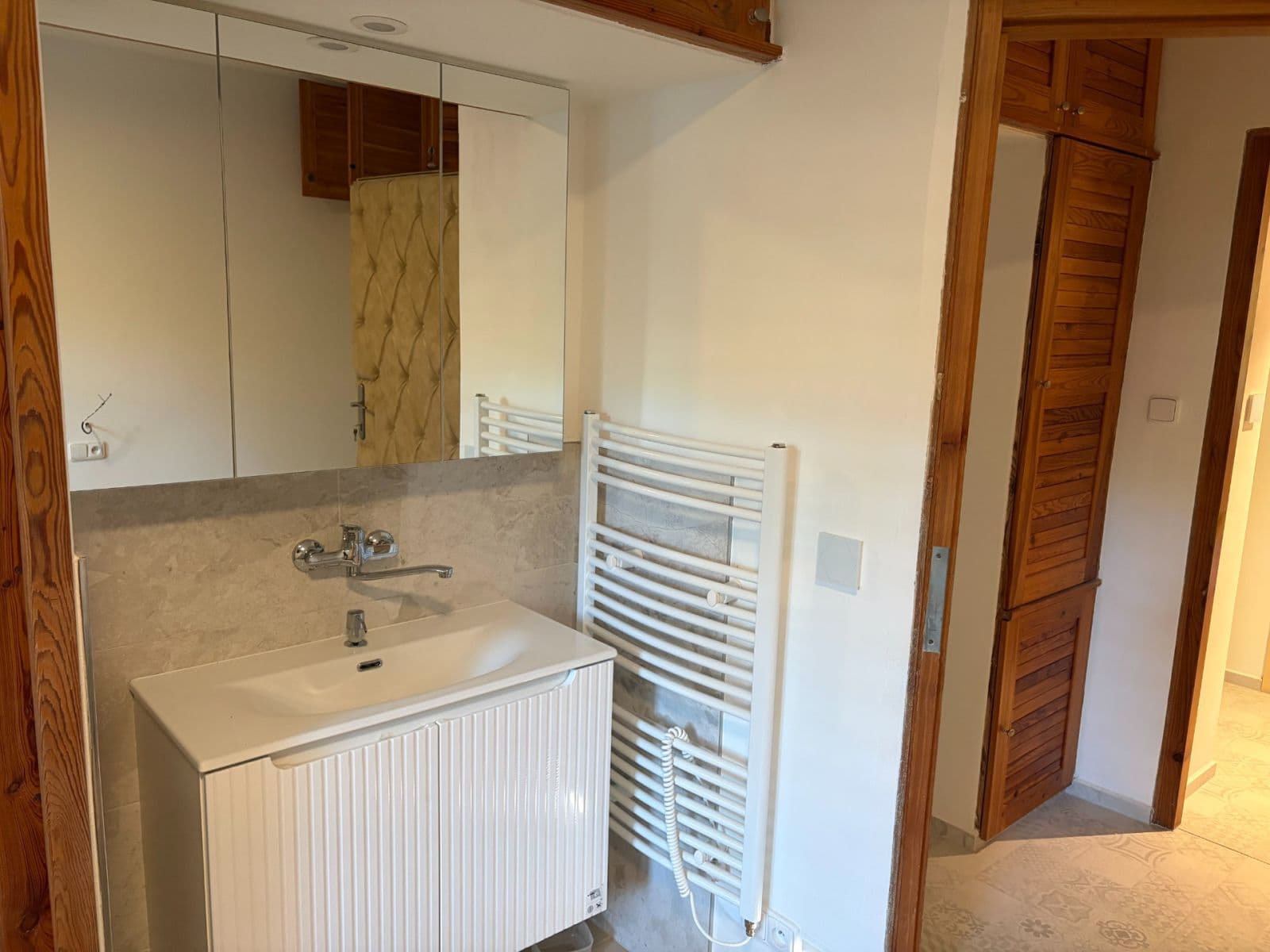 Pronájem bytu 3+1 75 m², Krhanice, Středočeský kraj Pronájem bytu 3+1 75 m², Krhanice, Středočeský kraj