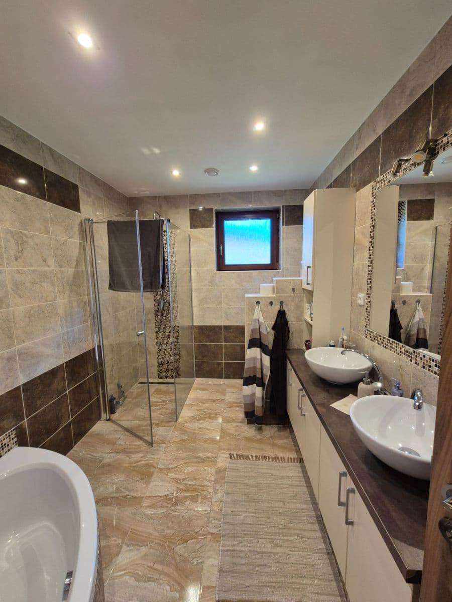 Prodej bytu 5+kk 185 m², Frýdek-Místek, Moravskoslezský kraj Prodej bytu 5+kk 185 m², Frýdek-Místek, Moravskoslezský kraj