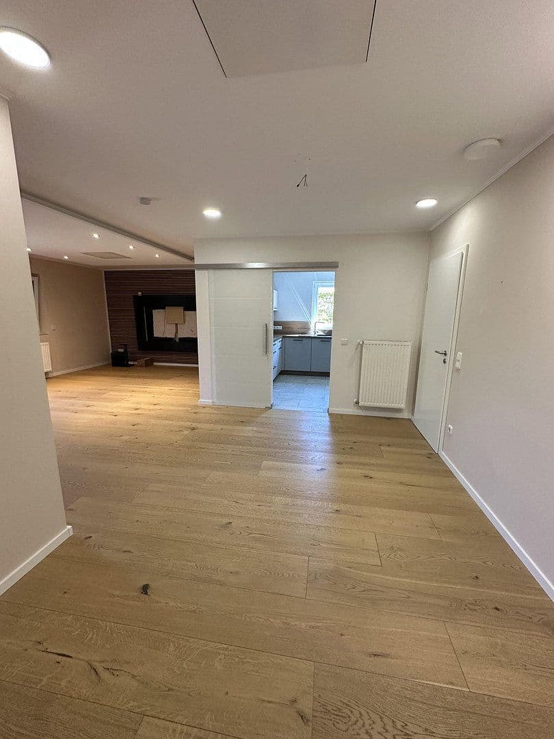Prodej domu 243 m², pozemek 904 m², Merzig, Země Sársko Prodej domu 243 m², pozemek 904 m², Merzig, Země Sársko