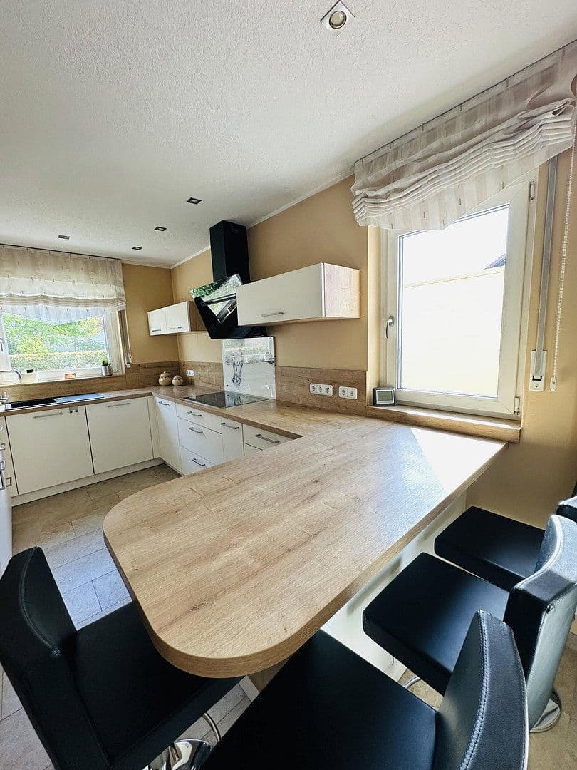 Prodej domu 243 m², pozemek 904 m², Merzig, Země Sársko Prodej domu 243 m², pozemek 904 m², Merzig, Země Sársko