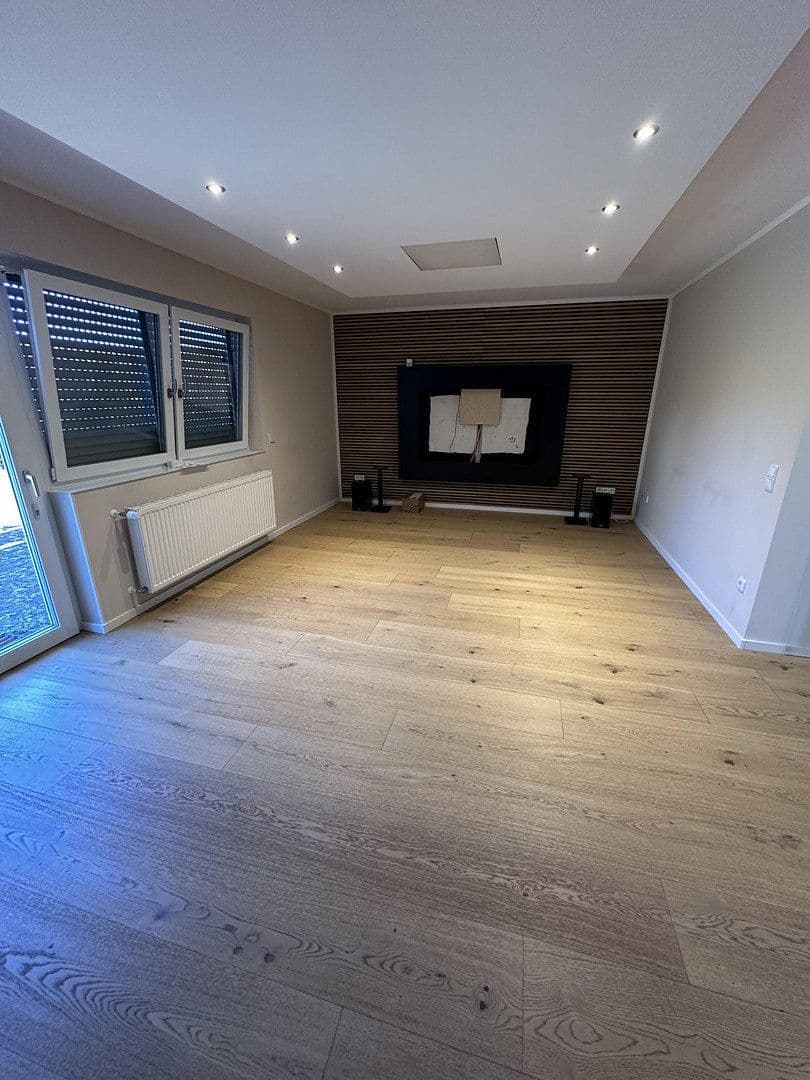 Prodej domu 243 m², pozemek 904 m², Merzig, Země Sársko Prodej domu 243 m², pozemek 904 m², Merzig, Země Sársko