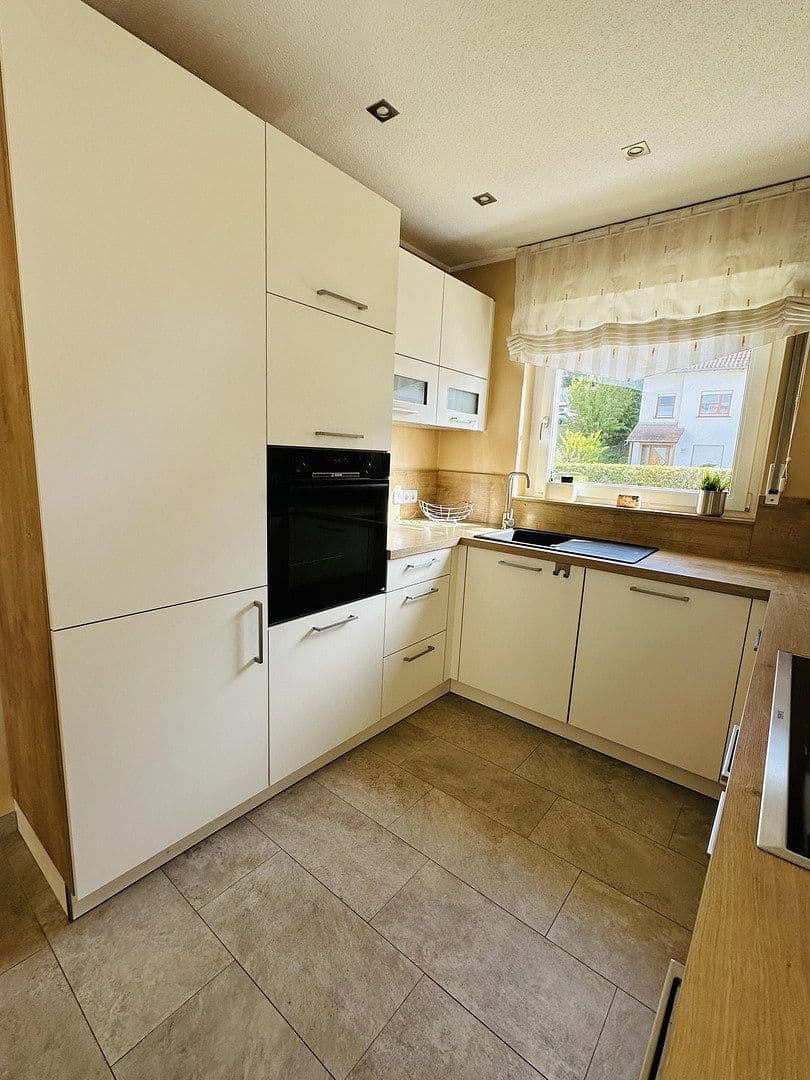 Prodej domu 243 m², pozemek 904 m², Merzig, Země Sársko Prodej domu 243 m², pozemek 904 m², Merzig, Země Sársko