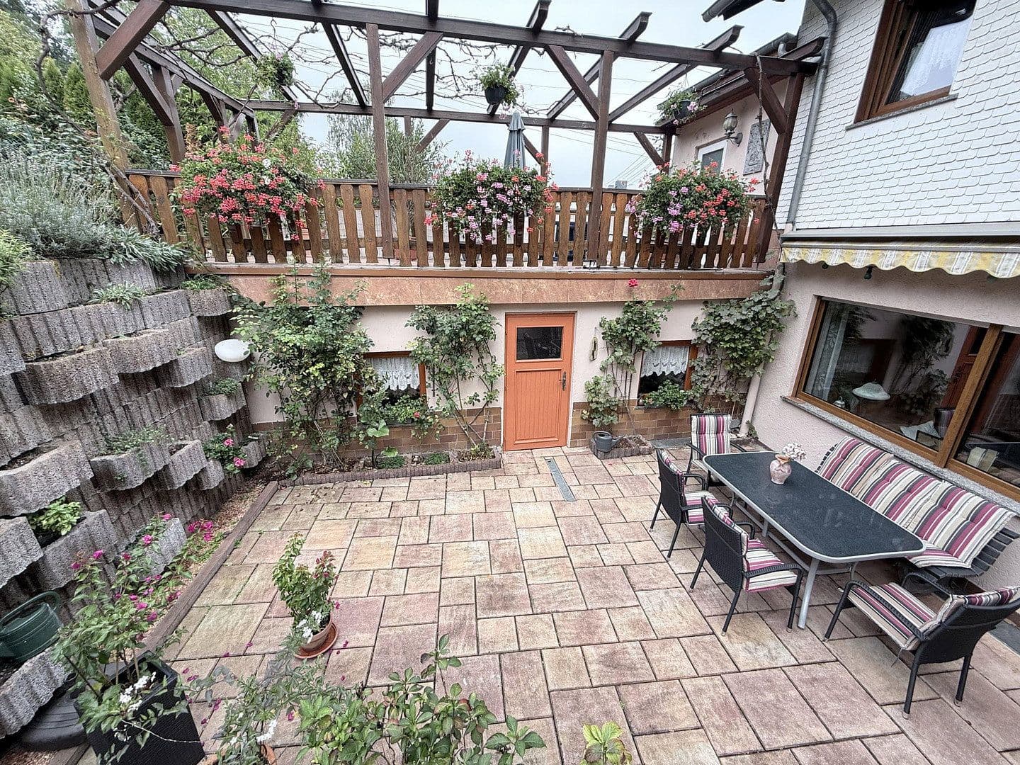 Prodej domu 119 m², pozemek 540 m², Weißenthurm, Porýní-Falc Prodej domu 119 m², pozemek 540 m², Weißenthurm, Porýní-Falc