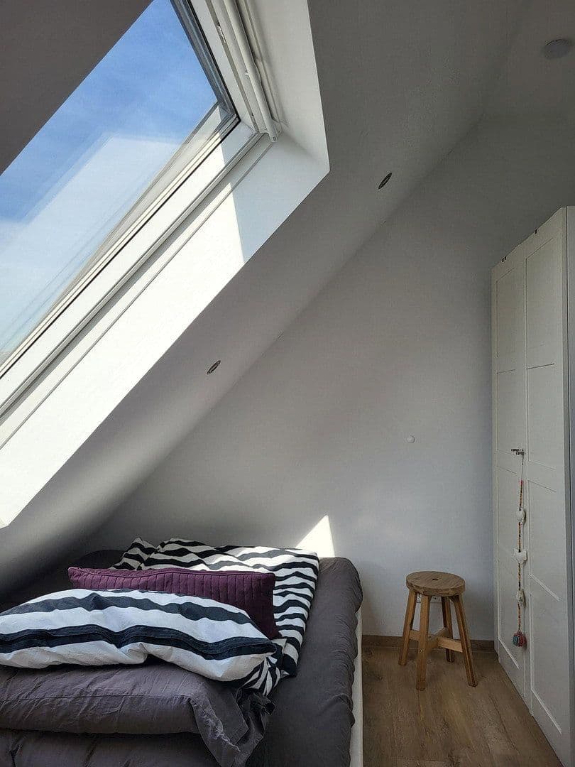 Pronájem bytu 1+1 35 m², Stuttgart, Bádensko-Württembersko Pronájem bytu 1+1 35 m², Stuttgart, Bádensko-Württembersko