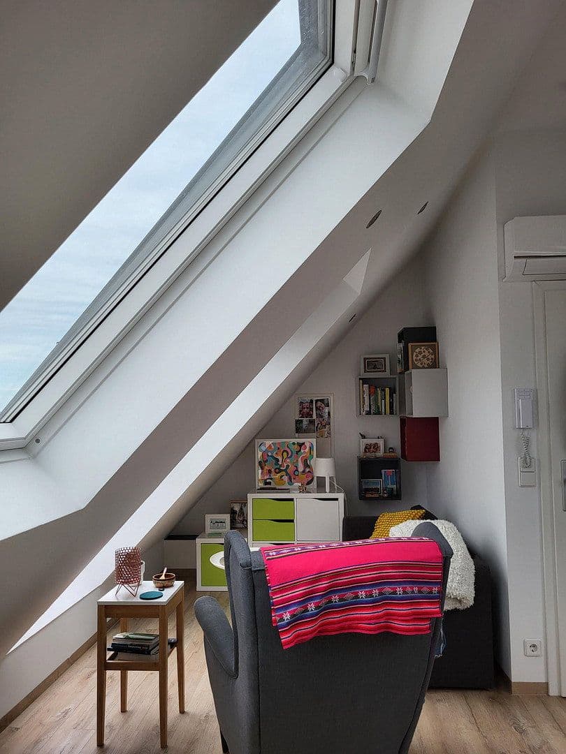 Pronájem bytu 1+1 35 m², Stuttgart, Bádensko-Württembersko Pronájem bytu 1+1 35 m², Stuttgart, Bádensko-Württembersko