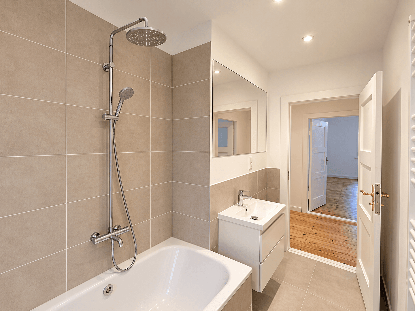 Prodej bytu 3+1 62 m², Davoser Straße, Berlin, Berlín Prodej bytu 3+1 62 m², Davoser Straße, Berlin, Berlín