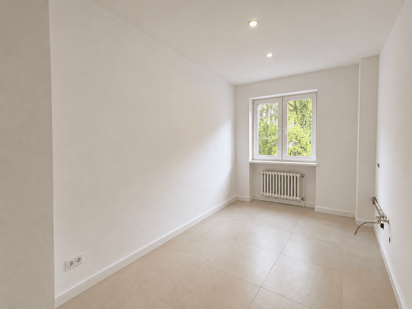 Prodej bytu 3+1 62 m², Davoser Straße, Berlin, Berlín Prodej bytu 3+1 62 m², Davoser Straße, Berlin, Berlín
